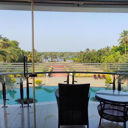 Lake Palace Trivandrum Vettutura Eksteriør billede