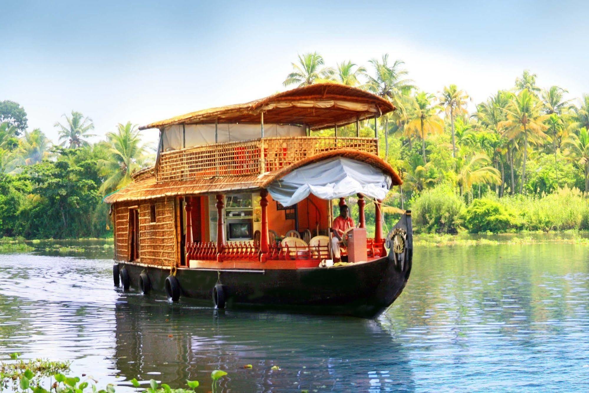 Lake Palace Trivandrum Vettutura Eksteriør billede