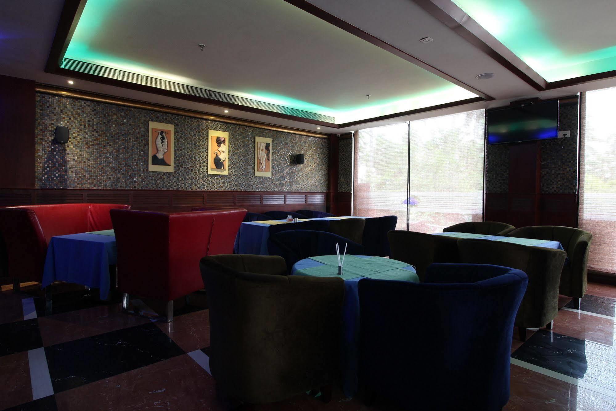 Lake Palace Trivandrum Vettutura Eksteriør billede